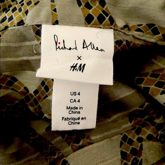 Richard Allen x H&M green button down blouse - Picture 5 of 7